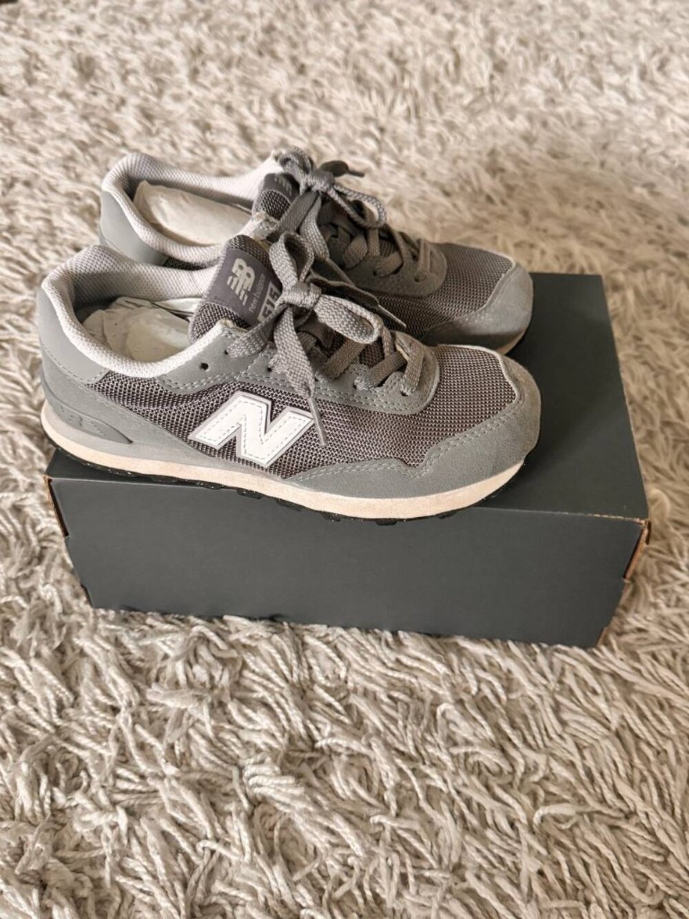 New Balance Boys Sneakers Non-Marking Soles in Gray – Size 2 Youth